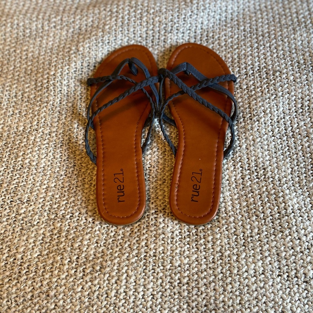 Rue 21 woman’s sandals